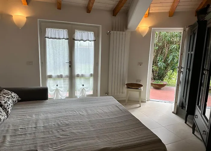 Nyaraló Alessandra *